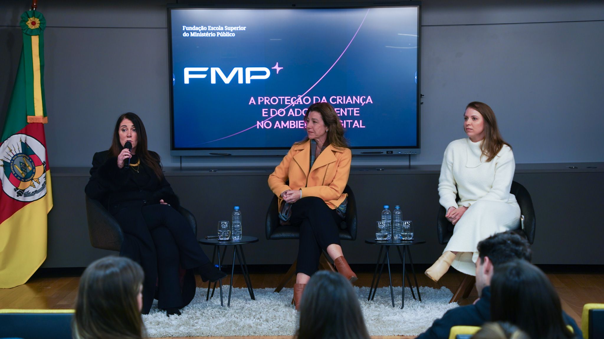 Imagem de capa: FMP promove Aula Magna sobre proteção de crianças e adolescentes no mundo digital - FMP Faculdade de Direito, Porto Alegre