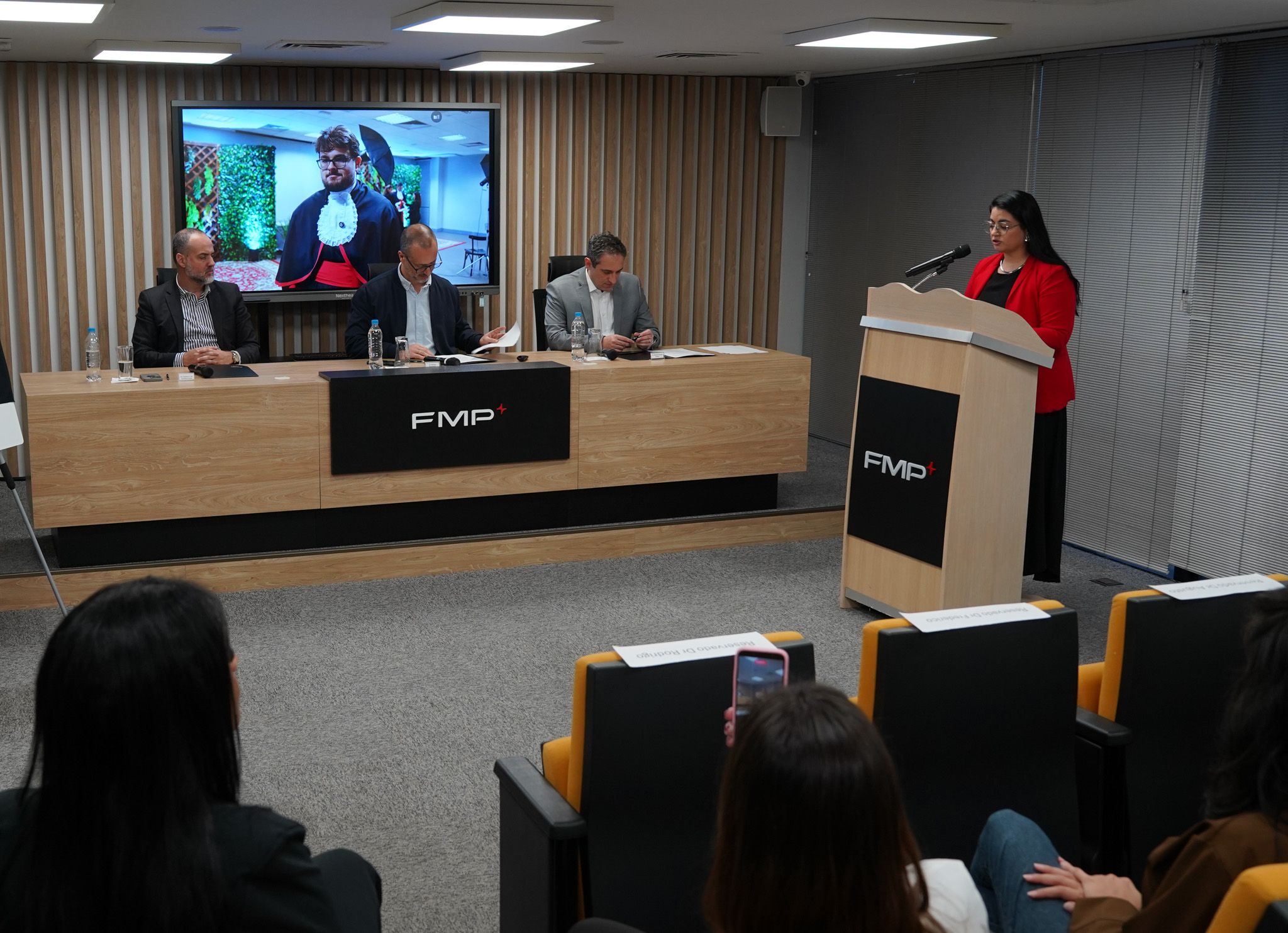 Imagem de capa: FMP celebra trajetória da Turma 2022/02 em cerimônia de descerramento de placa - FMP Faculdade de Direito, Porto Alegre