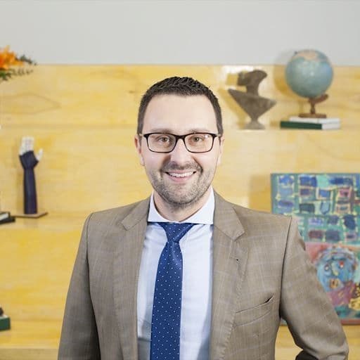 Dr. Jonathan Iovane de Lemos