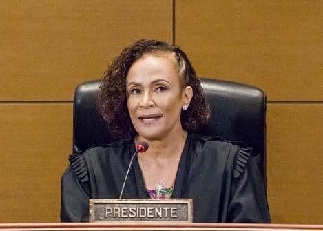 Dra. Iris Helena Medeiros Nogueira