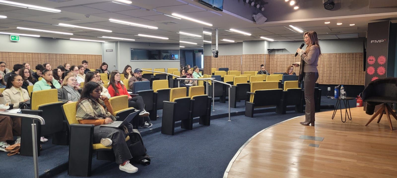 Imagem de capa: Monitoria de Teoria da Argumentação Jurídica reforçou a preparação dos alunos para a G2 - FMP Faculdade de Direito, Porto Alegre